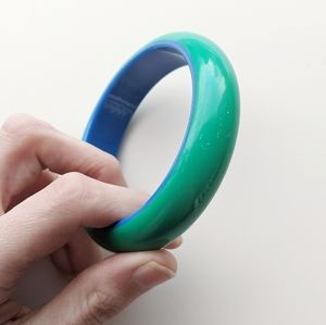 blue & green dual colour chunky hard plastic bracelet